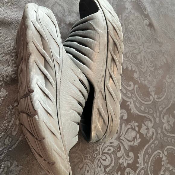 Hoka black sandals men 7 women 9 unisex - Picture 5 of 9